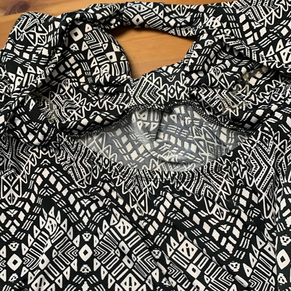 Guilty long, strapless, low back, padded cups, stretchy, wrinkle free resortwear - Picture 10 of 13